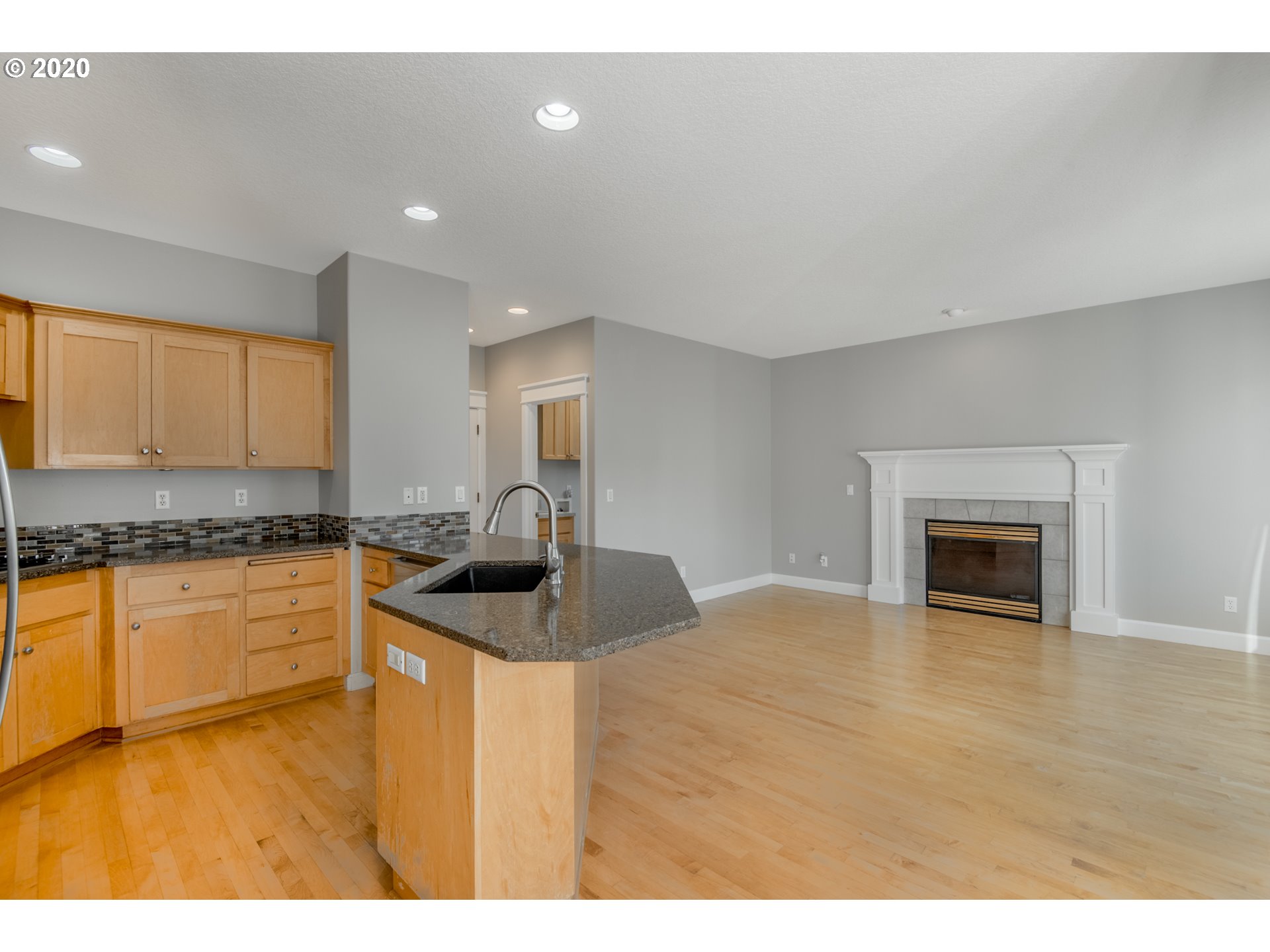 29129 Southwest Meadows Loop Wilsonville, OR 97070 - Photo 4 of 28 Gallery Image 4