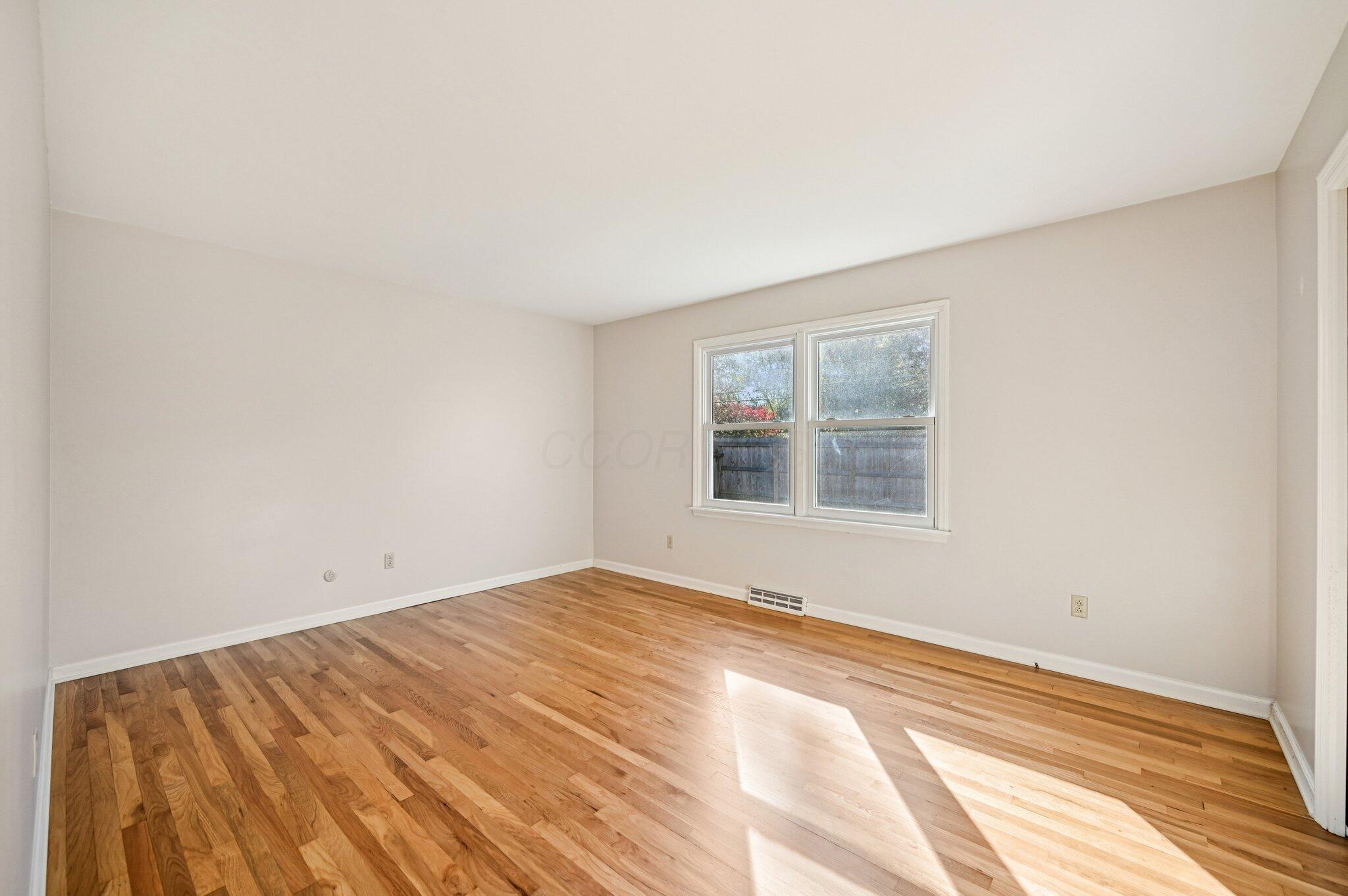3701 Reed Road Columbus, OH 43220 - Photo 20 of 22 32-web-or-mls-Reed Rd-S0411-024