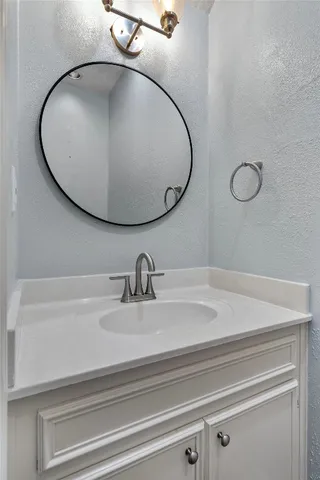 $2,500 | 2408 Enfield Road, Unit 212, Austin, TX 78703