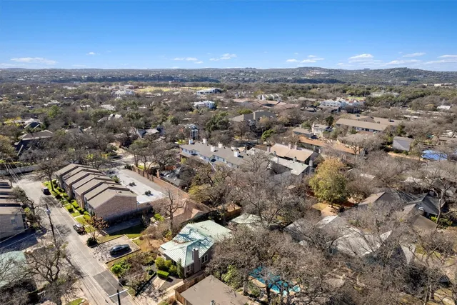 $2,500 | 2408 Enfield Road, Unit 212, Austin, TX 78703