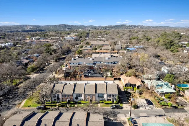 $2,500 | 2408 Enfield Road, Unit 212, Austin, TX 78703