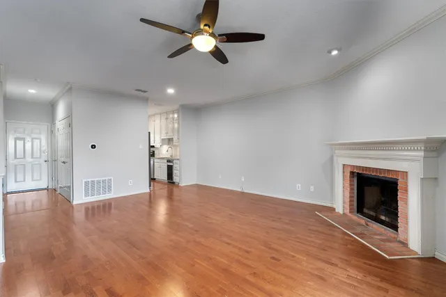 $2,500 | 2408 Enfield Road, Unit 212, Austin, TX 78703