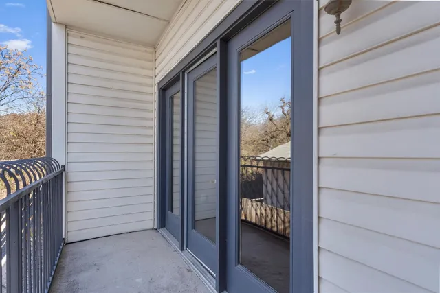 $2,500 | 2408 Enfield Road, Unit 212, Austin, TX 78703