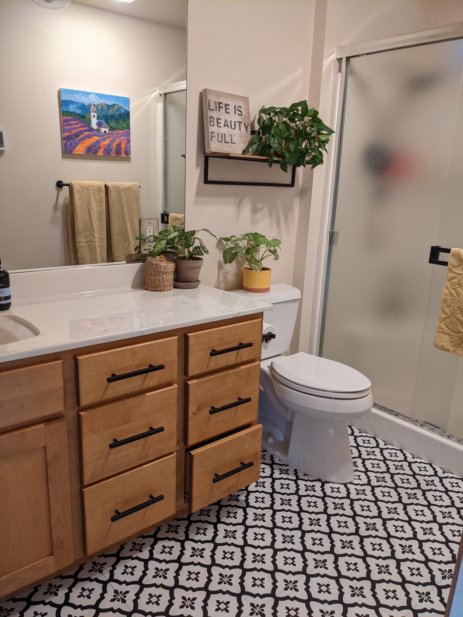 448 Daniel Street Central Point, OR 97502 - Photo 10 of 15 Master bathroom with shower