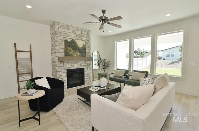 $725,900 | 6744 North Magic Mallard Avenue, Unit HUDSON, Meridian, ID 83646