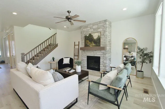 $725,900 | 6744 North Magic Mallard Avenue, Unit HUDSON, Meridian, ID 83646