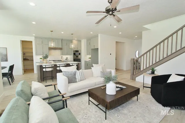 $725,900 | 6744 North Magic Mallard Avenue, Unit HUDSON, Meridian, ID 83646