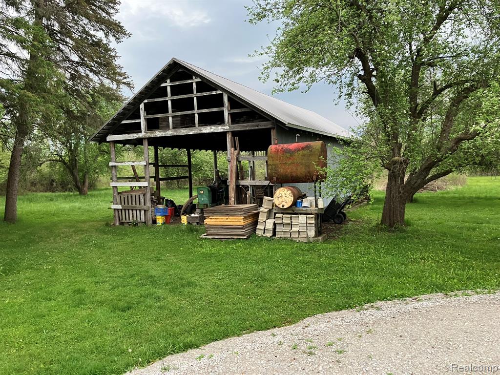 5893 Cribbins Road Avoca, MI 48006 - Photo 6 of 27