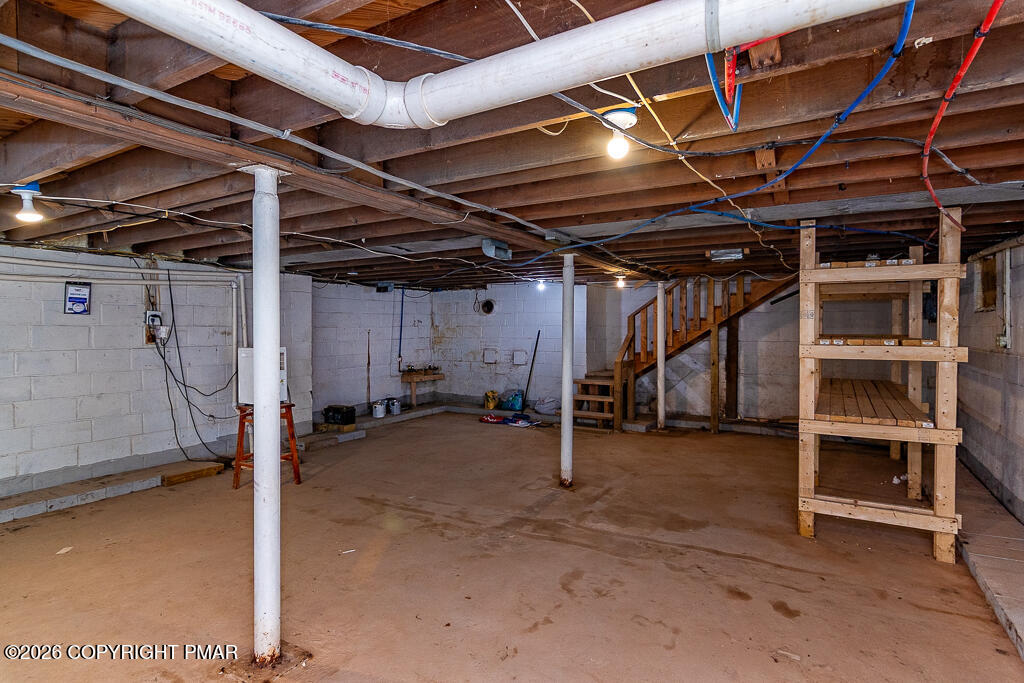 755 White Oak Road Cresco, PA 18326 - Photo 41 of 50 a view of under construction room and staircase