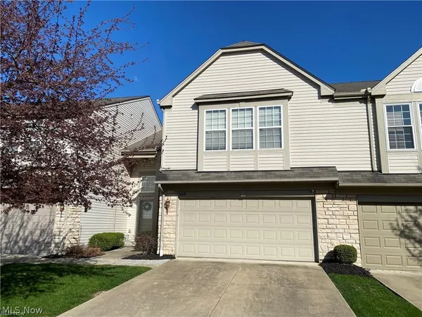 $2,200 | 8601 Dunham Drive, Olmsted Falls, OH 44138