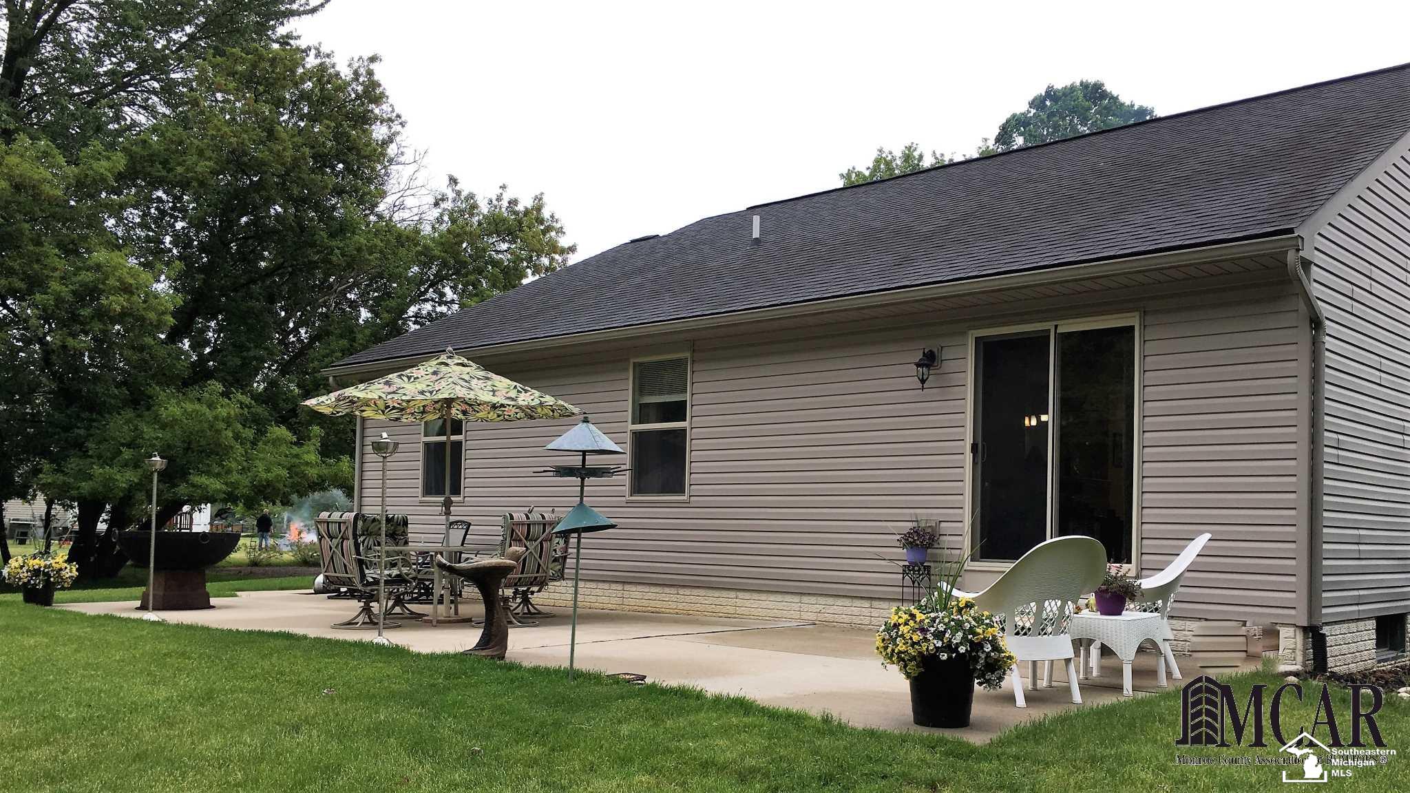 3693 Gruber Road Monroe, MI 48162 - Photo 3 of 35 21298657-2.JPG