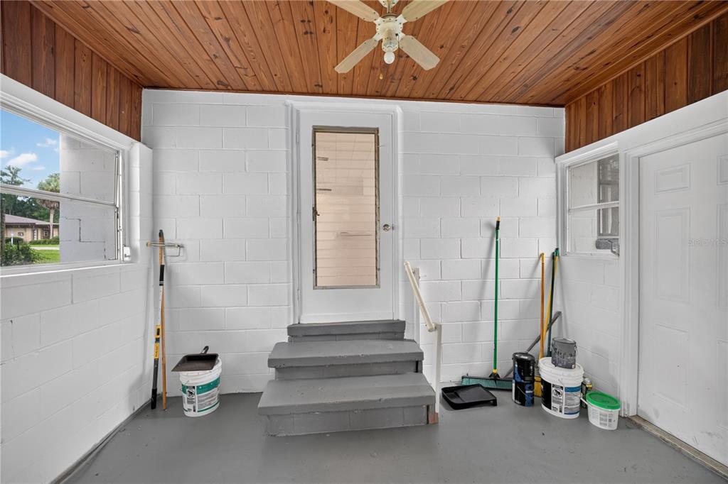 5514 Southeast Hames Road Belleview, FL 34420 - Photo 21 of 44 a view of entryway with a front door