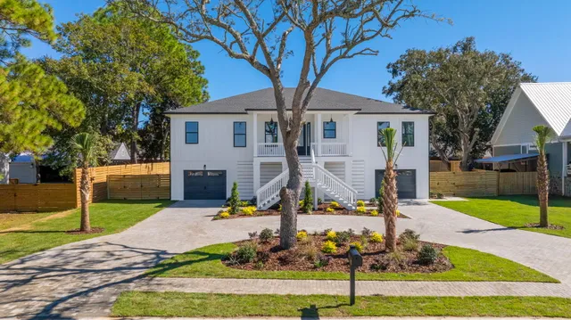 $949,999 | 22 Shalimar Drive, Shalimar, FL 32579