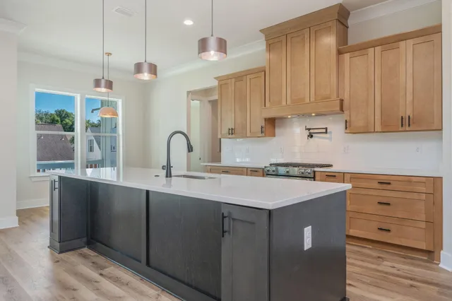 $949,999 | 22 Shalimar Drive, Shalimar, FL 32579