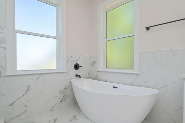 $949,999 | 22 Shalimar Drive, Shalimar, FL 32579