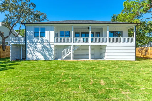 $949,999 | 22 Shalimar Drive, Shalimar, FL 32579