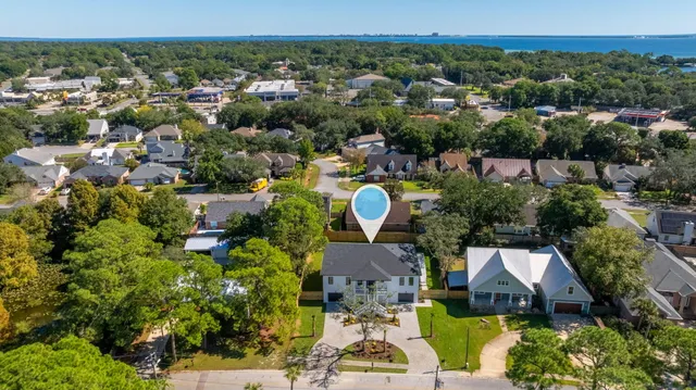 $949,999 | 22 Shalimar Drive, Shalimar, FL 32579