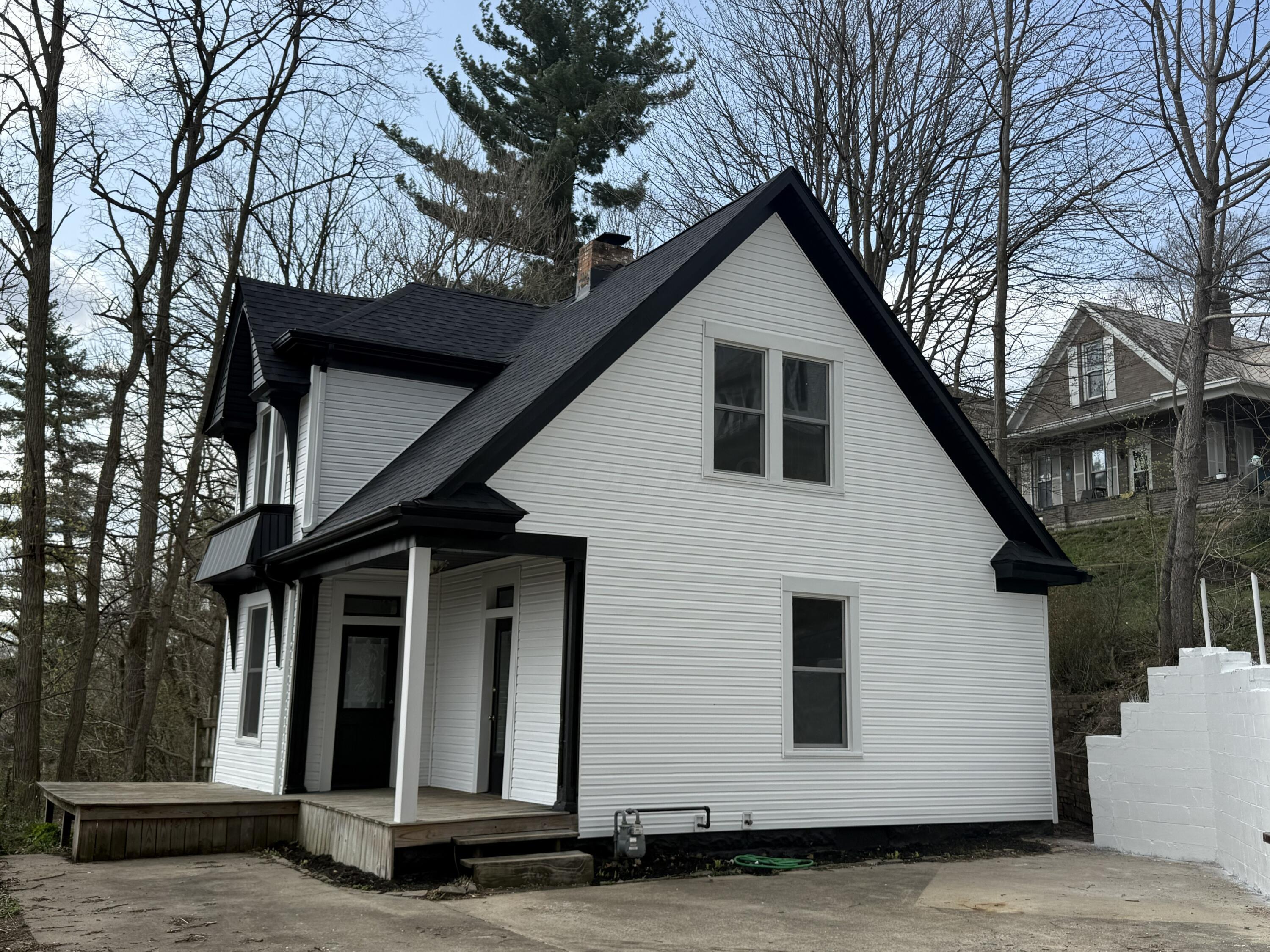 229 North Spring Street Logan, OH 43138 - Photo 3 of 14