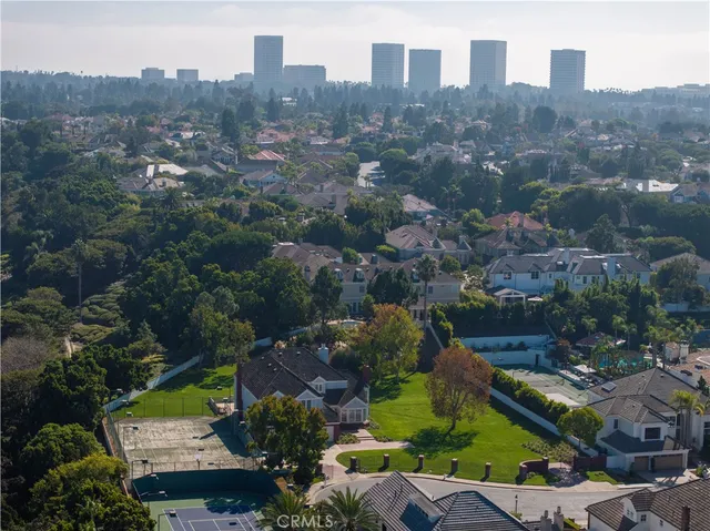 $5,850,000 | 7 Leesbury Court, Newport Beach, CA 92660