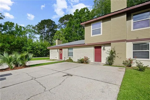 $215,000 | 704 Colbert Street, Unit B, Mandeville, LA 70448