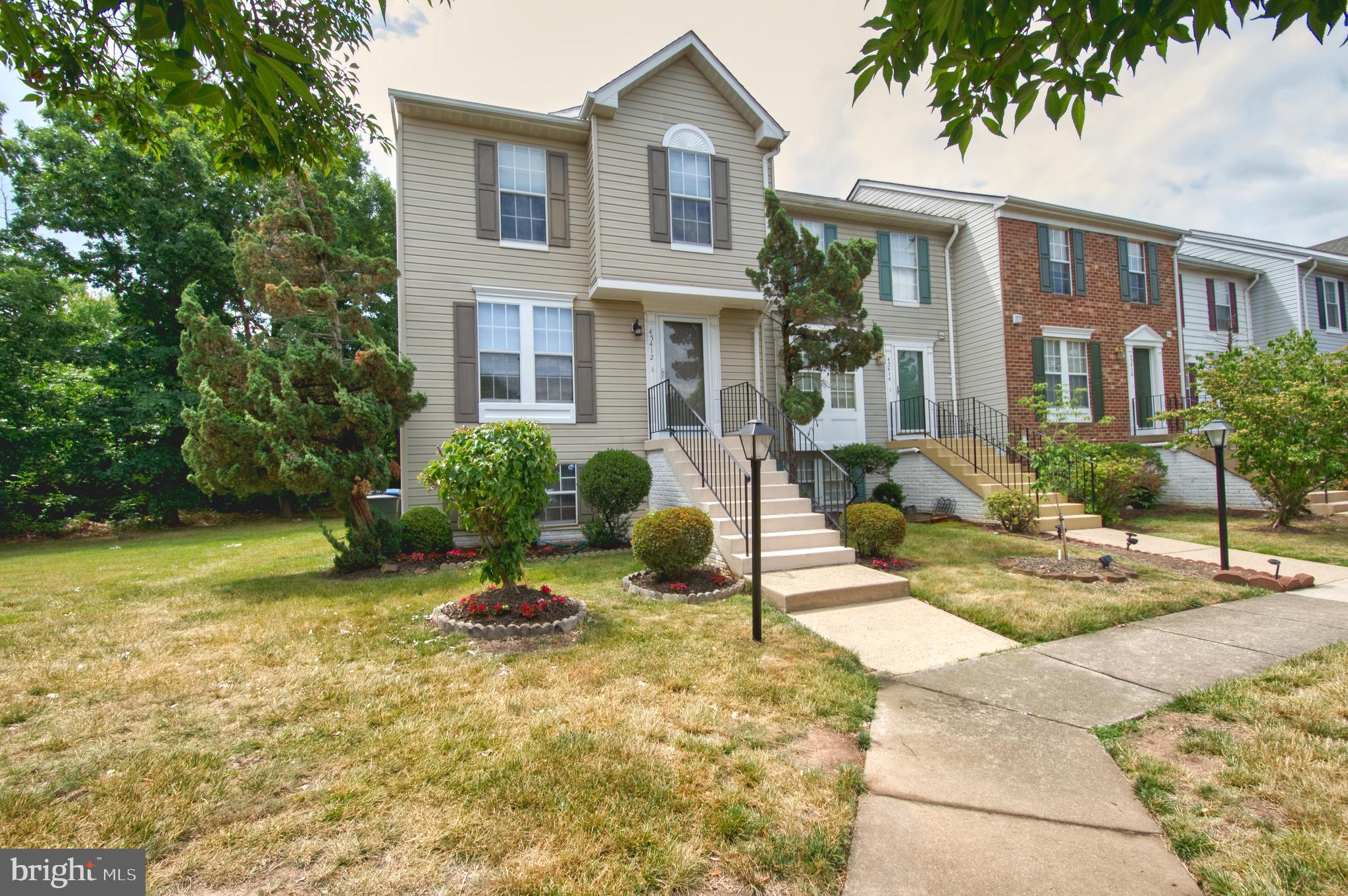 45412 Gable Square Sterling, VA 20164 - Photo 2 of 36 End unit next to common area