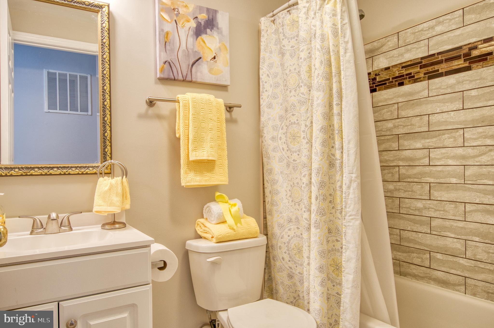 45412 Gable Square Sterling, VA 20164 - Photo 24 of 36 Updated Hall Bath