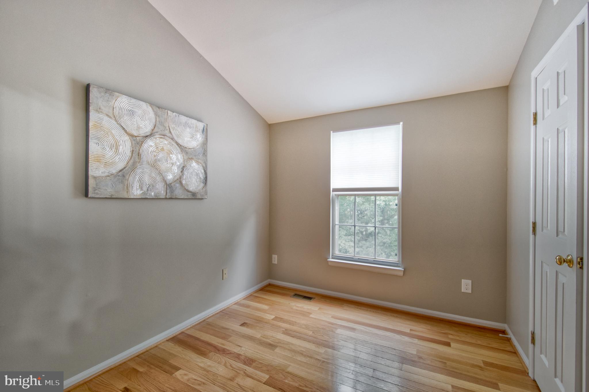 45412 Gable Square Sterling, VA 20164 - Photo 25 of 36 Bedroom 3