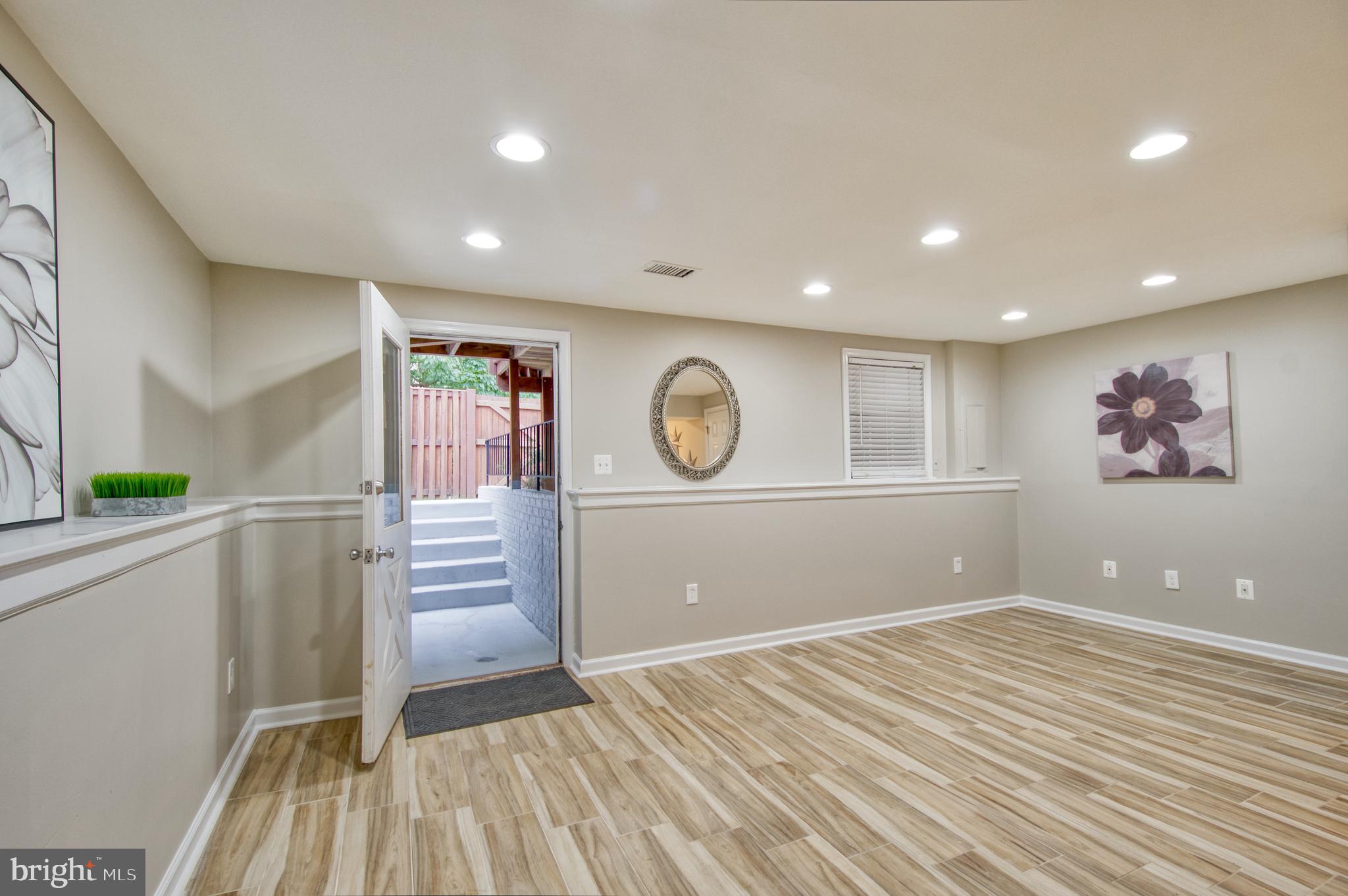 45412 Gable Square Sterling, VA 20164 - Photo 28 of 36 Walk up to backyard