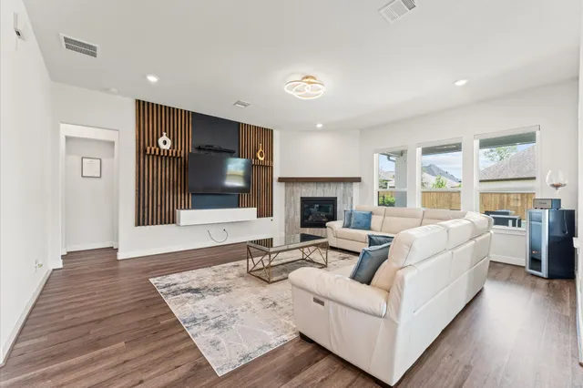 $6,800 | 21 Cassena Grove Place, Tomball, TX 77375