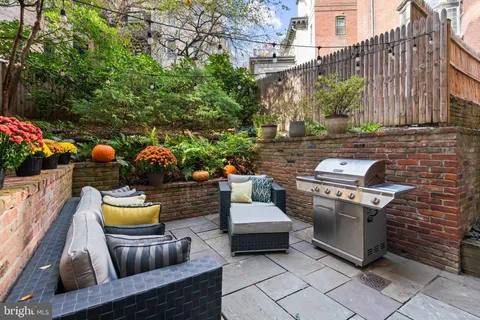 $675,000 | 1726 17th Street Northwest, Unit B1, Washington, DC 20009