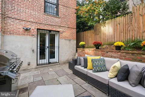 $675,000 | 1726 17th Street Northwest, Unit B1, Washington, DC 20009