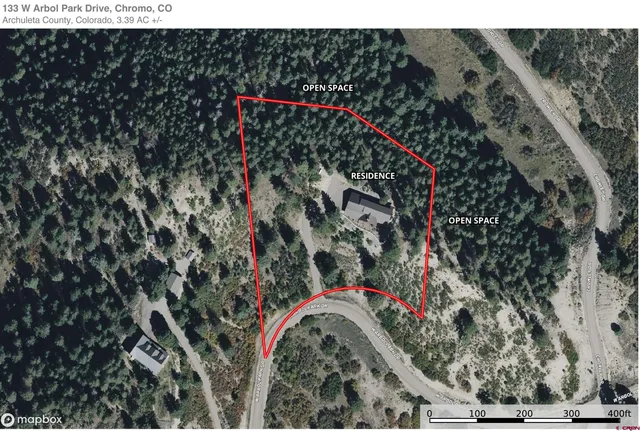 a view of a pathway of a building