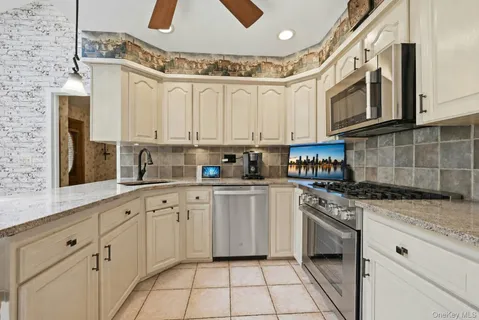 $1,100,000 | 3 Partridge Lane, Huntington, NY 11743