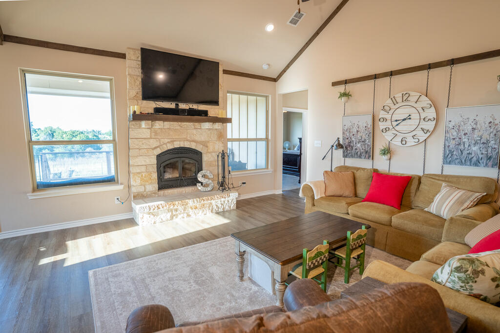 450 Jung Road Harper, TX 78631 - Photo 5 of 53 Gallery Image 5
