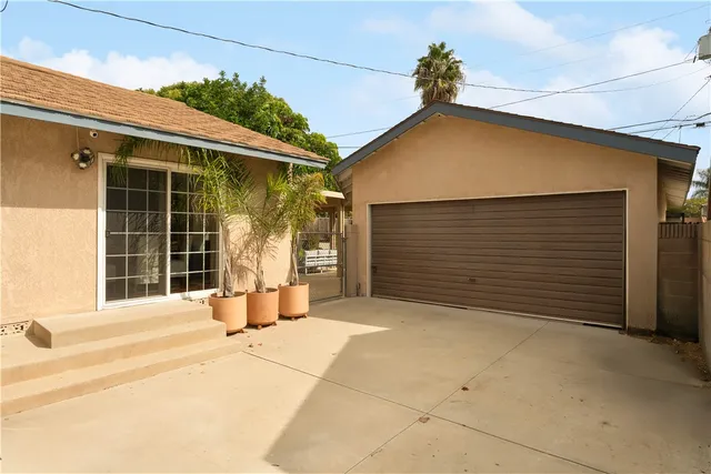 $1,090,000 | 4808 Graywood Avenue, Long Beach, CA 90808