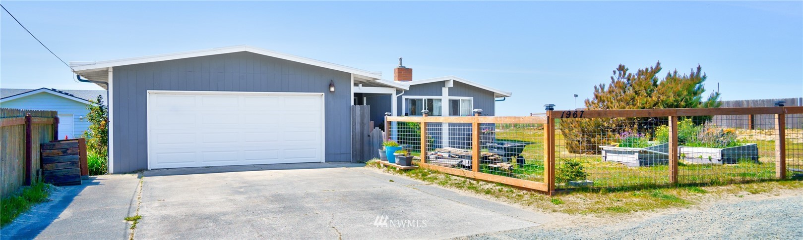 1967 West Beach Road Oak Harbor, WA 98277 - Photo 2 of 29 Gallery Image 2