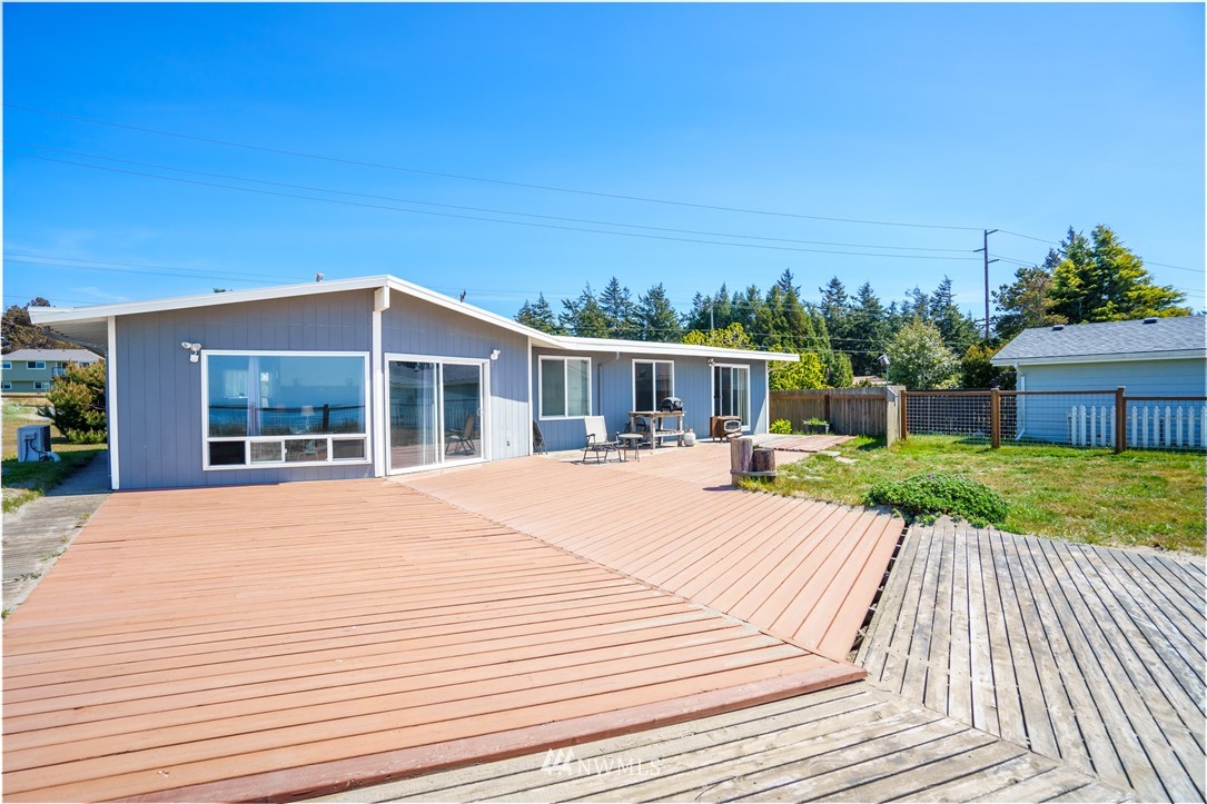 1967 West Beach Road Oak Harbor, WA 98277 - Photo 12 of 29 Gallery Image 12