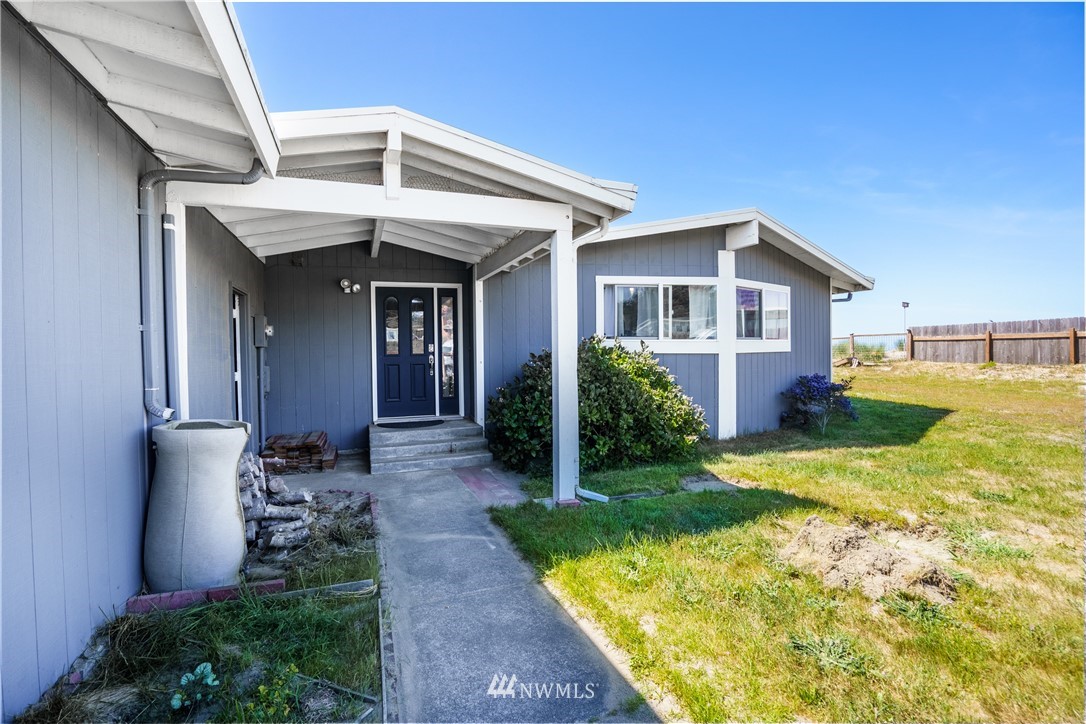 1967 West Beach Road Oak Harbor, WA 98277 - Photo 3 of 29 Gallery Image 3