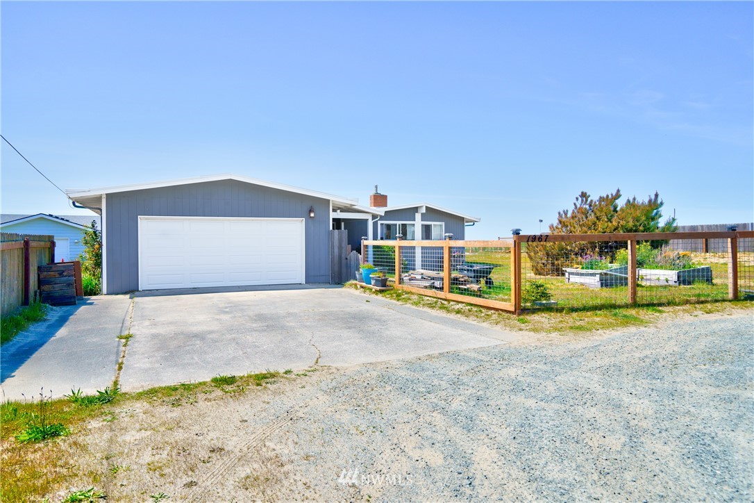1967 West Beach Road Oak Harbor, WA 98277 - Photo 21 of 29 Gallery Image 21