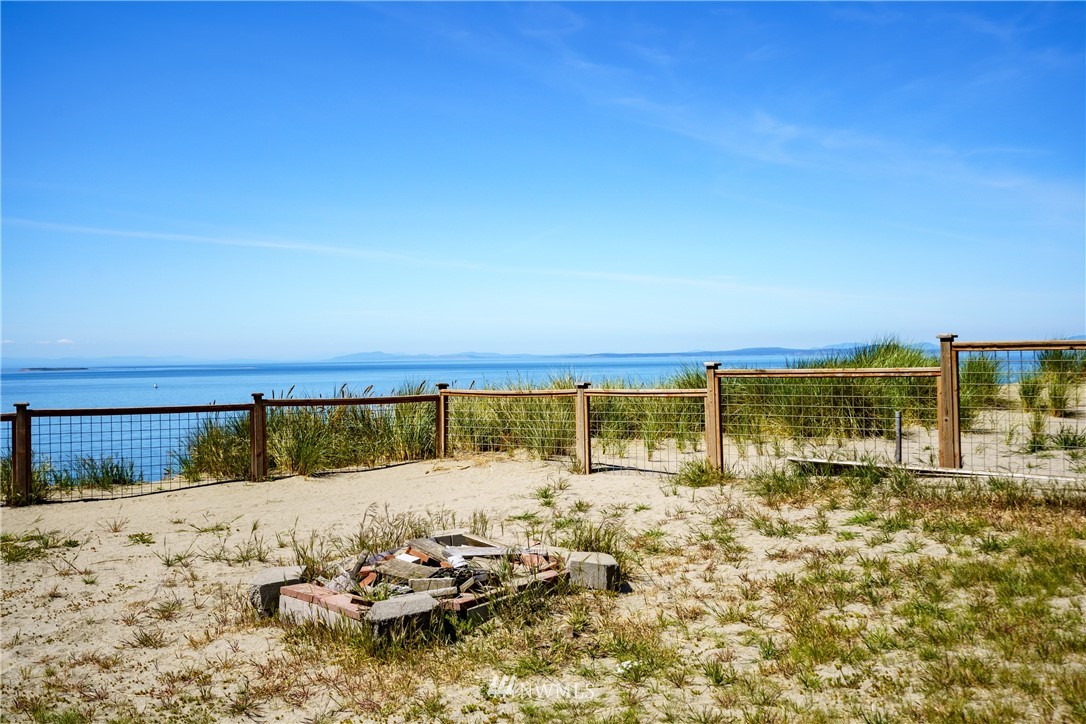 1967 West Beach Road Oak Harbor, WA 98277 - Photo 24 of 29 Gallery Image 24