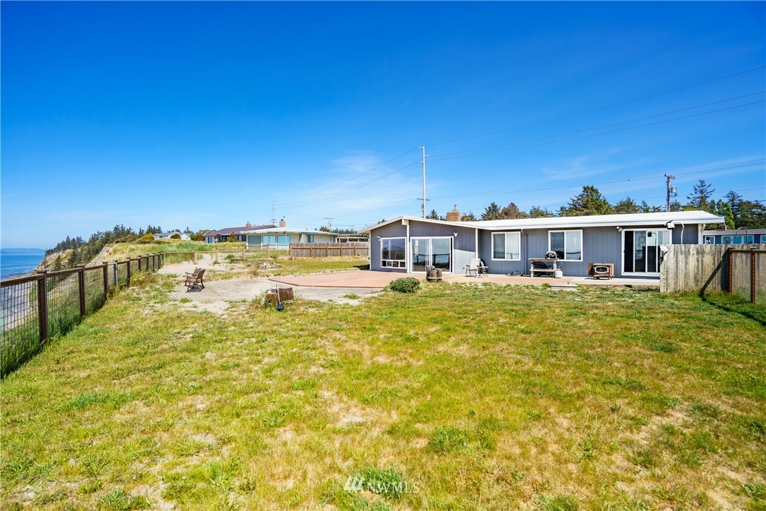 1967 West Beach Road Oak Harbor, WA 98277 - Photo 28 of 29 Gallery Image 28