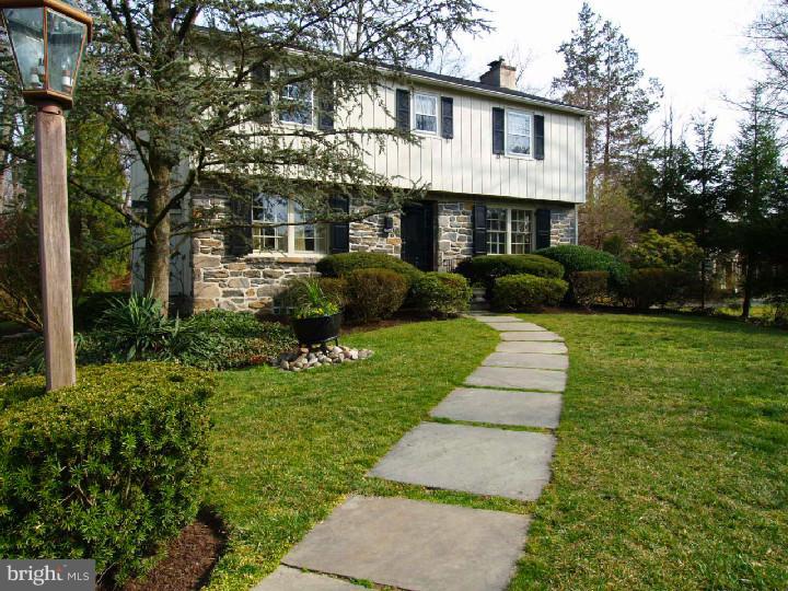 1242 Knox Road Wynnewood, PA 19096 - Photo 2 of 25 Gallery Image 2
