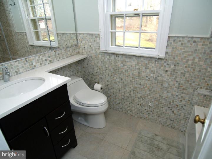1242 Knox Road Wynnewood, PA 19096 - Photo 16 of 25 Gallery Image 16
