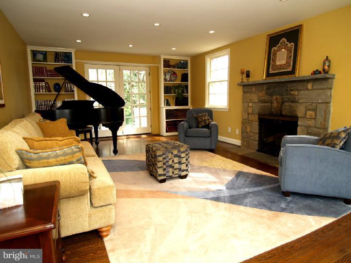1242 Knox Road Wynnewood, PA 19096 - Photo 8 of 25 Gallery Image 8