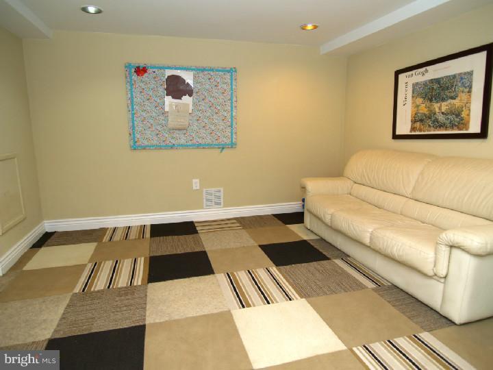 1242 Knox Road Wynnewood, PA 19096 - Photo 10 of 25 Gallery Image 10