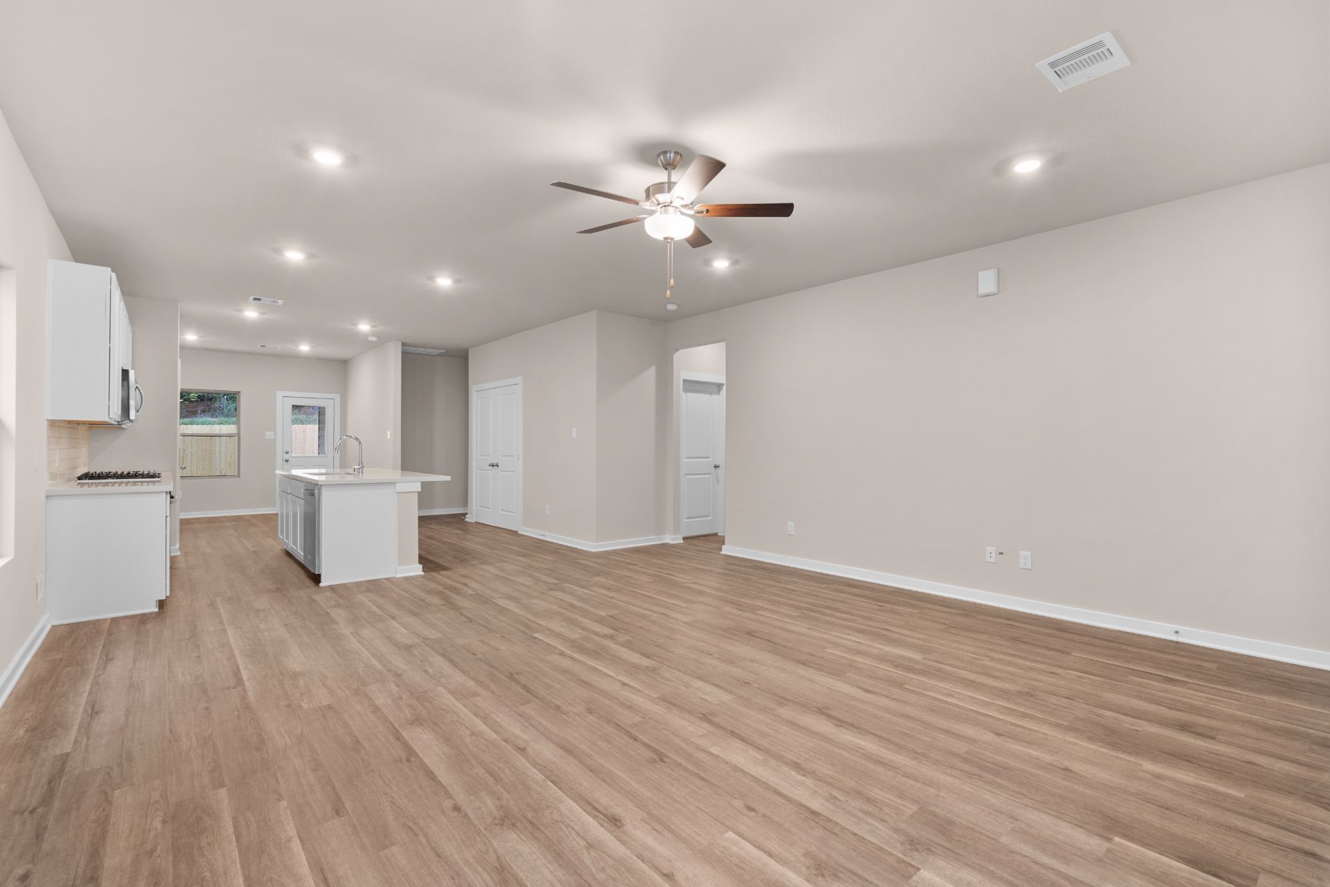 13318 Prado Rdg Lane Rosharon, TX 77583 - Photo 7 of 26 representative photo