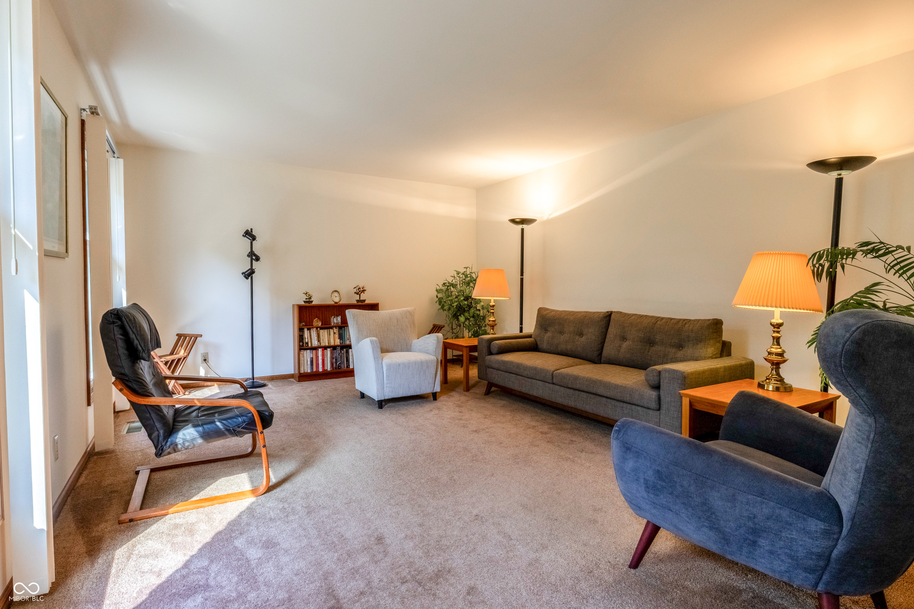 1036 Goldfinch Road Columbus, IN 47203 - Photo 5 of 43 Gallery Image 5