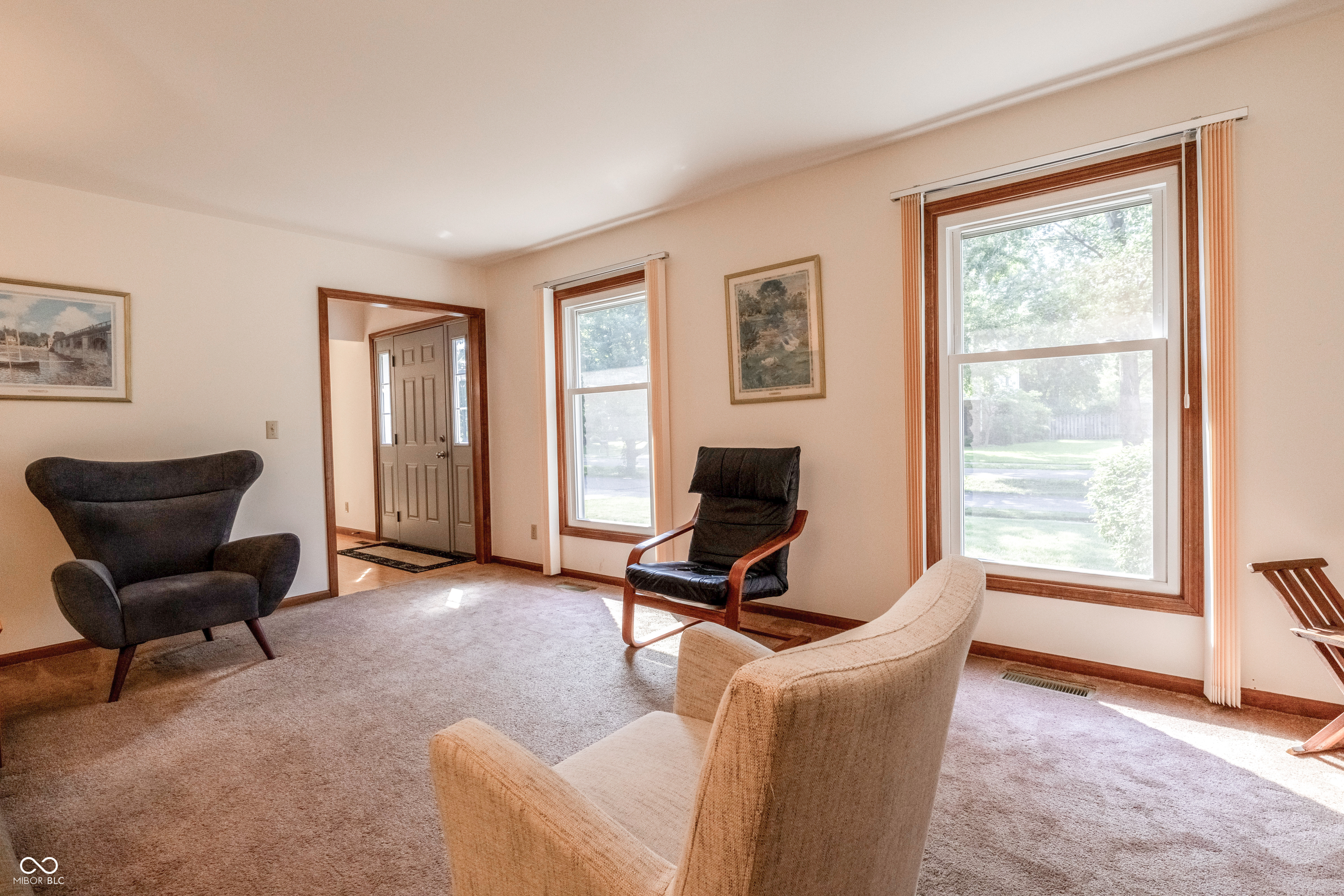 1036 Goldfinch Road Columbus, IN 47203 - Photo 7 of 43 Gallery Image 7