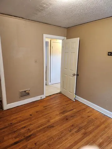 $900 | 20529 Irvington Street, Highland Park, MI 48203