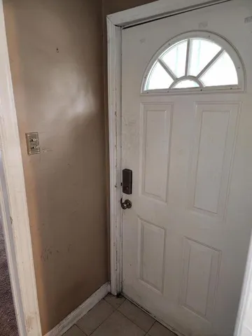 $900 | 20529 Irvington Street, Highland Park, MI 48203